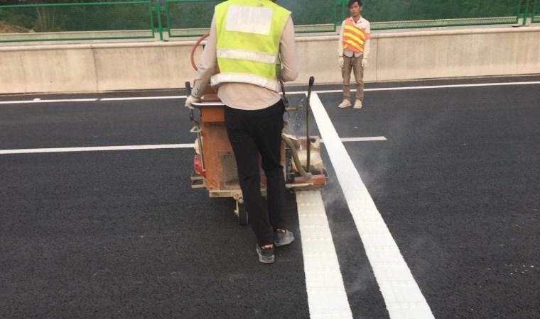 刮涂式道路劃線